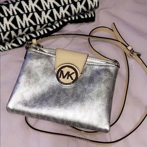🍀🍀Authentic Michael Kors crossbody bag!!!🍀🍀